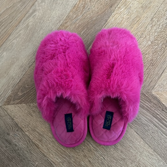 Rachel Rachel Roy fuchsia furry slippers size 7/8 - Picture 1 of 5